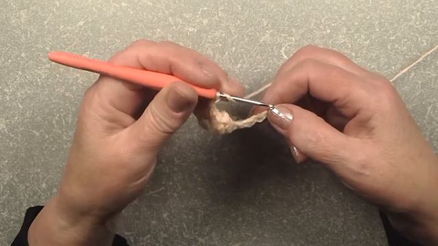 Розочка из полустолбиков из одной петли(для левшей)