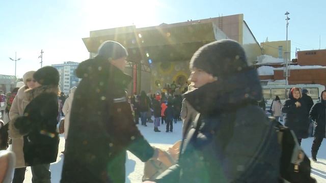 От сжигания чучел до катания на оленях: В Новом Уренгое состоялись проводы зимы смотреть онлайн