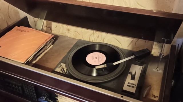 Патифонная пластинка на 78 оборотов без замены иглы на советской радиоле из 70-х. Часть 2 смотреть онлайн