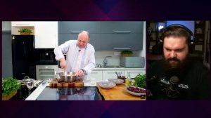 Чима смотрит на Французские булочки Лазерсона