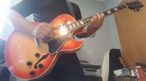 Danny Rosa,  Gibson ES 137C,  Fly Me To The Moon