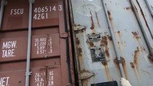 ТрансЭнергоСтрой. Доставка и установка морского контейнера кран-манипулятором.