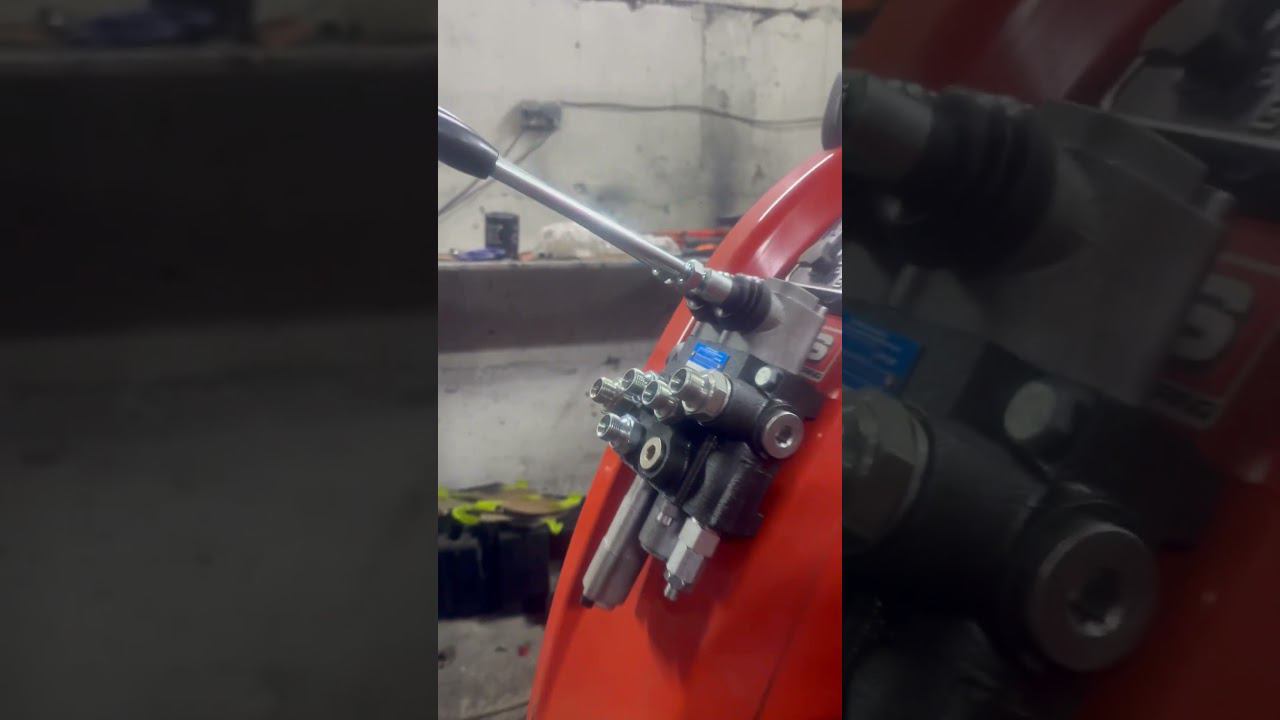 Процесс установки снегоотбрасывателя Прогресс СБ1160 на трактор Kubota X24 Saturn