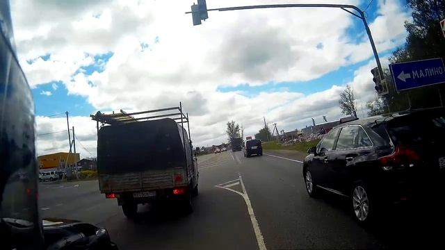 К Сереге на дачу на мотоцикле смотреть онлайн