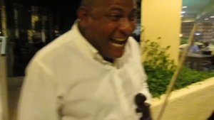 "Владимирский централ" исполняет негр.