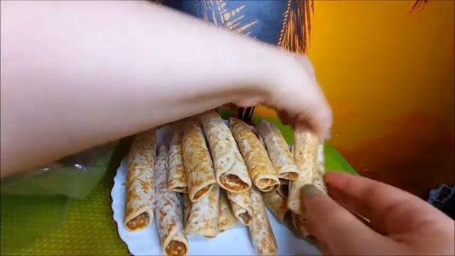 КУПИЛА БОЛЬШОЙ ПАКЕТ БЛИНОВ ИЗ СВЕТОФОРА СО СГУЩЕНКОЙ, ПРОБУЮ КАК ОНИ НА ВКУС