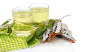 Водочка из берёзового сока. Дистилляция браги. Дробная дистилляция от канала Сибирский обычай.