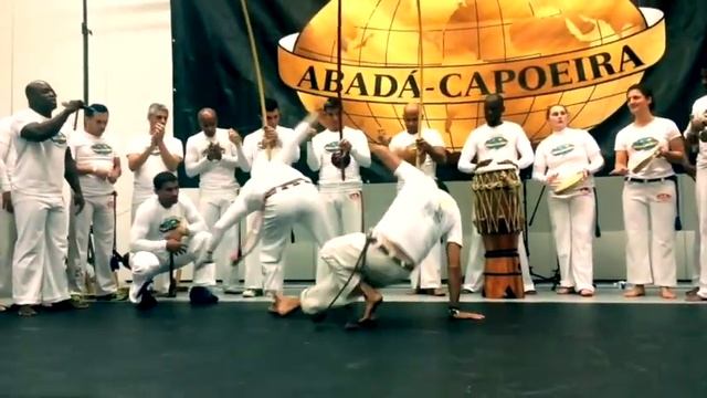 PROFESSOR GOMA / INSTRUTOR TARUBI - Abadá-Capoeira смотреть онлайн
