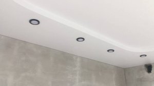 Двухуровневый натяжной потолок на кухне - Красиво.mp4