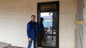 Пластиковые входные двери Veka