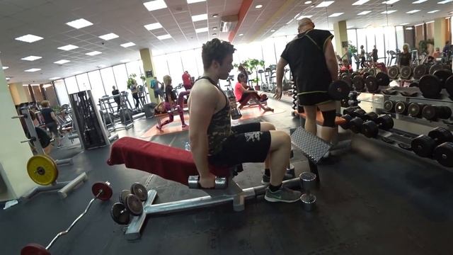 Осенний массонабор Часть 1 Тренировка спины бицепсов трицепсов и дельт  позирование