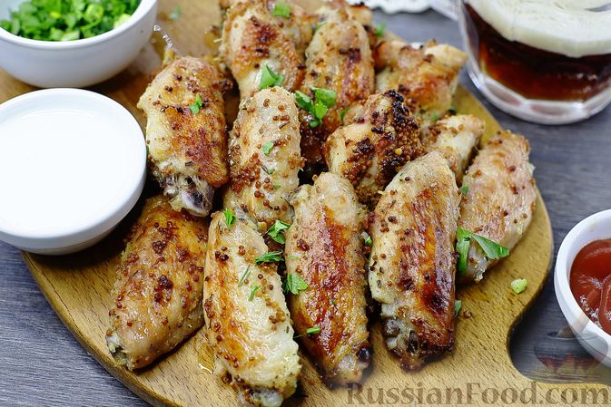Птица пикантного полёта.
КУРИНЫЕ КРЫЛЫШКИ С ГОРЧИЦЕЙ И ХРЕНОМ