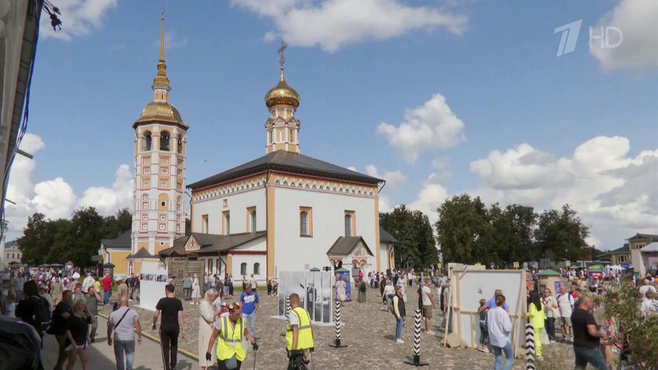 Жемчужина Золотого кольца город-музей Суздаль в эти дни празднует свое тысячелетие