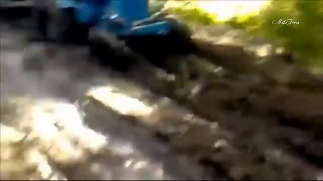 Трактор против грязи