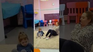 Е. Железнова. На диване