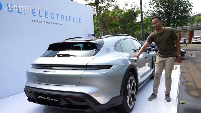 PORSCHE TAYCAN 4S Cross Turismo смотреть онлайн