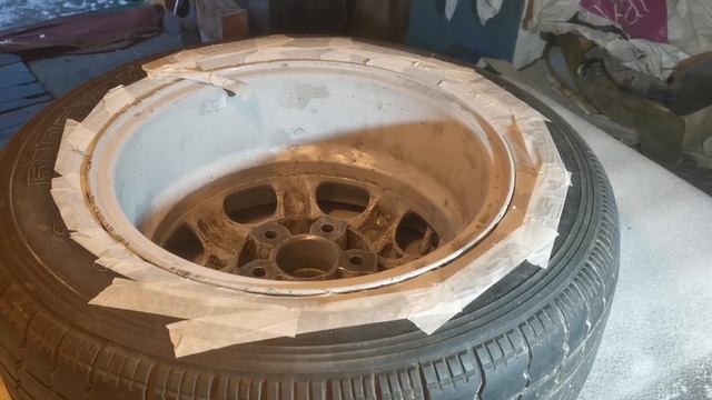 Как покрасить литой диск своими руками на Mercedes-Benz W124. смотреть онлайн