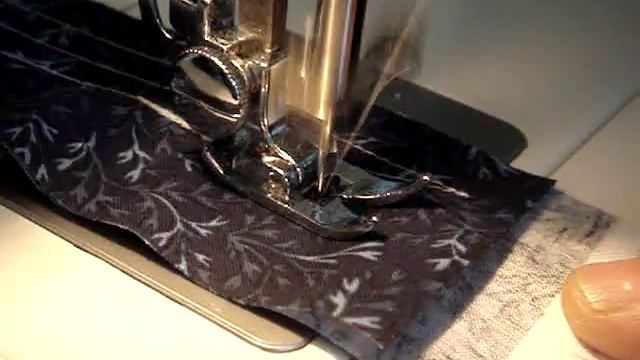 Vintage BERNETTE 705 Sewing Machine (by BERNINA) смотреть онлайн