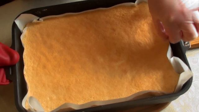 Бисквитный пирог со сметанным кремом. Готовится быстро.Продукты доступны. Рецепт быстрого пирога