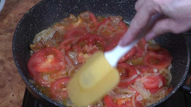 Яичница с помидорами - Рецепт на каждый день