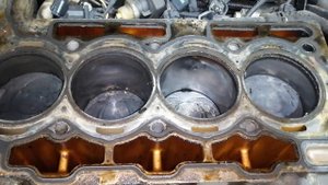 EP6 turbo 162 л с. 2012год. Прогарела гильза с поршнем. Гильзовка ЕР6,