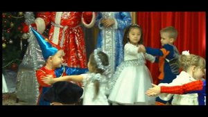 ТАНЕЦ ЗВЕРЯТ. Детские ТАНЦЫ на НОВЫЙ ГОД в садике. За лапку. "На полянку прибежали мишки и зайчата