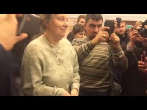 Савченко на заседании суда крикнула «Слава Украине, героям слава»