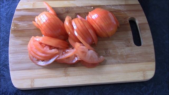 Даже тарелки облизали! Обалденно сочное мясо в безумно вкусной шубе! Мясо по французски.