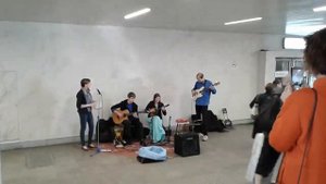 Уличные музыканты в подземном переходе, 2018 год