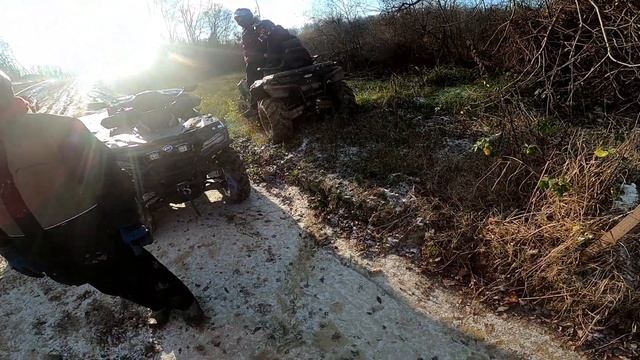 Покатушка джиперов и квадроциклистов. Навели суету. Нам обещали, что охрана будет ДРЮЧИТЬ! смотреть онлайн