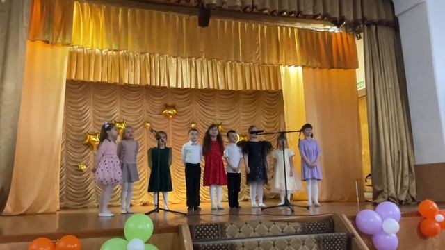 Песня "Солнышко".Вокальная группа "Веселушки"