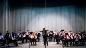 Русская народная песня «Калинка», обр. Ю. Давидовича, солистка Татьяна Колчина (домра)