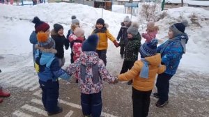 Подвижная игра "Каравай"