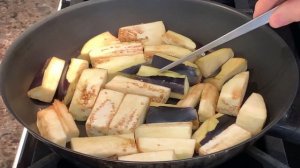 Диетический салат из баклажанов, запеченных на сухой сковороде без масла (ПП)