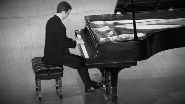 Ludwig van Beethoven: Sonata No. 7 in D Major, Op. 10, No. 3 (1796/98) смотреть онлайн