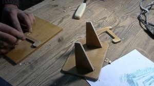 ИДЕАЛЬНАЯ РЕГУЛИРУЕМАЯ ПОДСТАВКА держатель ПОД ТЕЛЕФОН, ПЛАНШЕТ   из дерева своими руками diy