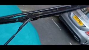 Toyota Auris Windscreen washer, Wiper blades replacement.