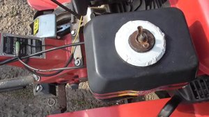 Нормальный цвет у свечи мотоблока и гоняем на водяре