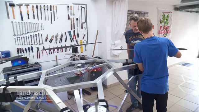 Andreas aus Oberkirch will selbst mit einer Drohne fliegen смотреть онлайн