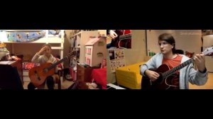 Как двигать рукой при игре боем на гитаре (урок со Светой)