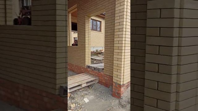Облицовка дома кирпичом,постройка забора и навеса. смотреть онлайн