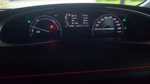 Toyota Sienta гибрид . Настройка опции автосвет