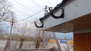 Монтаж пластиковой водосточной системы