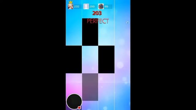Первое видео  и первый стрим на канале играем в "Piano - Magic White Tiles 2". смотреть онлайн