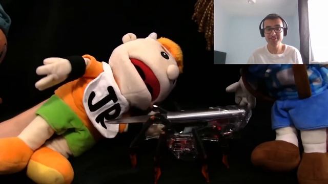 THIS BOT IS A CRUSHER! | SML Movie: Junior's Bot Fight! REACTION! смотреть онлайн