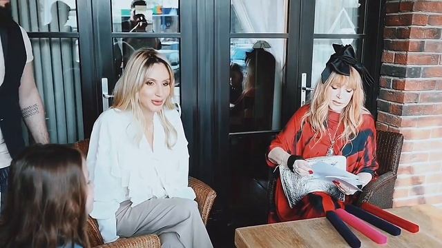 Алла Пугачёва наградила финалистов шоу "Голос. Дети-6" (27.04.2019) смотреть онлайн