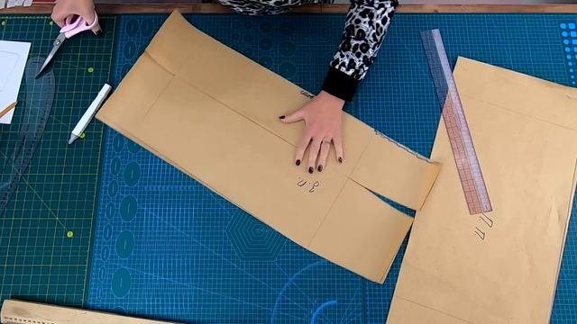 Модная и теплая юбка трапеция без вытачек на подкладке. Юбка с карманами и разрезом по переду