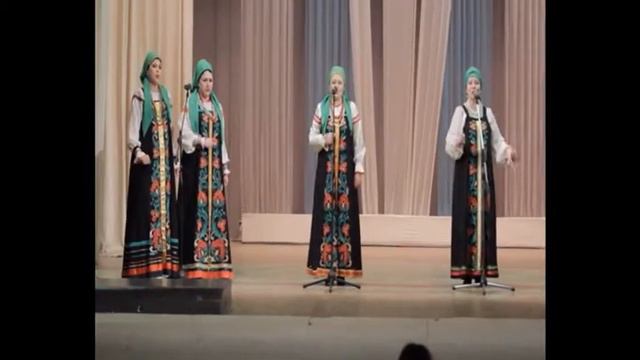 Ансамбль "Завалинка". "Вот кто-то с горочки спущается" смотреть онлайн