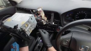 Honda Vezel 2015 head unit stereo removal