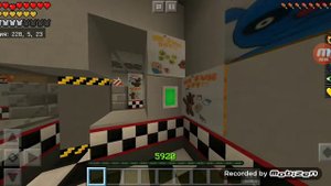 Обозреваю карту пиццерия Фредди в Майнкрафте